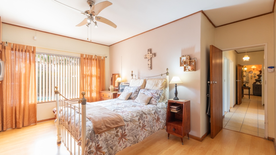 5 Bedroom Property for Sale in Amandelrug Western Cape